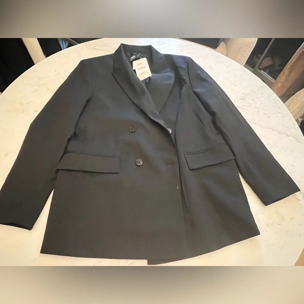 Zara Women's suit - Picture 2 of 10